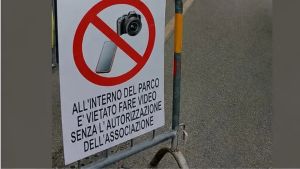 Video vietati e metal detector: l’epoca delle Fiere blindate