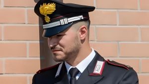 Comandante fuori servizio ferma i truffatori