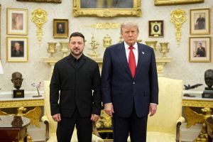 Застенчивый Трамп нежно пинает Зеленского: скрытая опасность для России