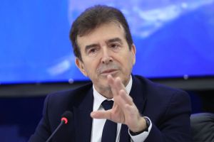 Ακροδεξιός είναι ο γιαλός ή ακροδεξιά αρμενίζουμε… not