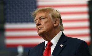 Puñalada trumpera por la espalda, por Mirko Lauer
