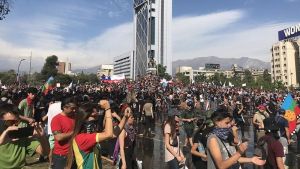 Criteria: A siete años, 59% cree que el estallido social fue negativo para el país (Lea aquí la encuesta)