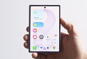 (VIDEO) IPhone Duo Vs. Galaxy Z Fold 8: Pros And Cons Of Apple's Foldable Against Samsung's Lighter Rival