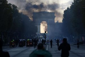 A l'estat francès, la revolta d’una generació deseperada