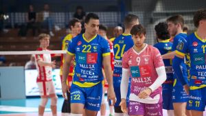 Il Belluno Volley lotta come un leone ma cade al tie-break: primo punto in A2