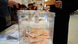Votar a la contra