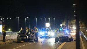 Schianto tragico in via Libia. Cade in moto, travolto da un’auto. Centauro muore sul colpo