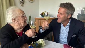 L’incontro tra Emanuele Filiberto e una monarchica di 102 anni