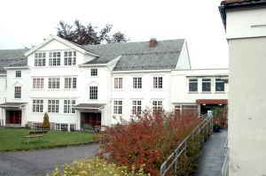 Omkamp om kutt i stipendandelen til folkehøgskoleelevene