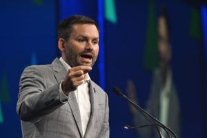 Plan d’action en IA: le PQ doit faire inclure les entreprises