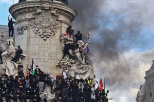 Crece la rebelión en las calles europeas