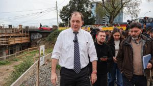Trasfondo: por qué el ministro Poduje resiste la fuerte caída del gabinete en las encuestas