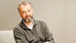 Bir kum tanesiyim ama çölün derdini taşıyorum