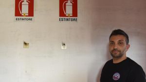 In ’tivù’ vandali degli estintori. Parla il gestore della piscina: 