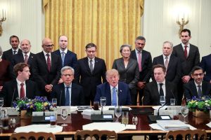 La cena de los magnates. ¿Quién se sienta al lado de Trump?