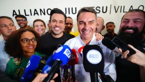 Estilo Marçal afunda Flávio