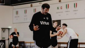 Virtus Bologna, esame Hapoel. Mumbrù: “Affrontiamo una squadra costruita per andare alle Final 4”