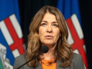 Bell: Smith in driver's seat after crushing Alberta separatist referendum loss
