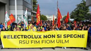 Crisi Electrolux, a Porcia in centinaia in corteo contro gli esuberi