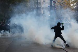 Aqui não será Paris