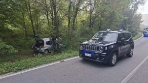 Auto fuori strada a Clenia, ancora gravi le condizioni del bambino
