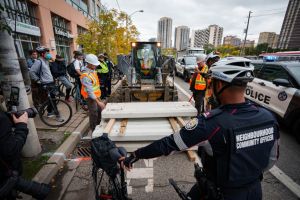 Pourquoi Toronto voit-il des pistes cyclables disparaître ?