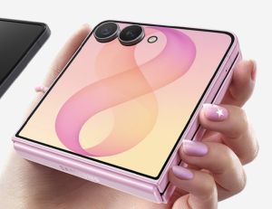 Samsung Galaxy Z Flip 8 Delivers Polished Clamshell Design at Higher Price Point
