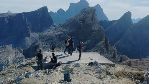L’autunno sulle Dolomiti parla straniero: «La stagione si è allungata, ma l’accoglienza è ferma»