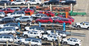 Quatro rodas no chão: carros chineses avançam para dominar o mundo