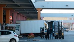 Blocco dei Tir, frutta fino a giovedì 22 ottobre: «Se non dal Sud, si prende all’estero»