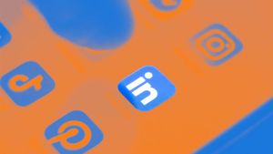 Why Your LinkedIn Posts Are Attracting the Wrong Crowd (And How to Fix It)