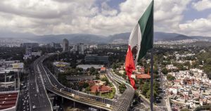 ¿Por qué HR Ratings recortó la calificación?