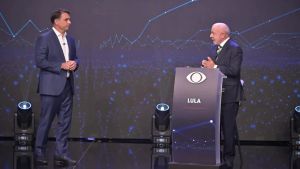 Debate é duelo, não é defesa de tese