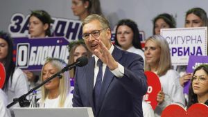 Vučić na skupu u Nišu: Doveo sam 11 fabrika, a dovešćemo još 20 u pet okruga na jugu