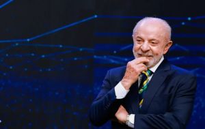 Lula pode recusar debate se Globo não checar mentiras de Flávio e não impedir caretas e trejeitos de um moleque