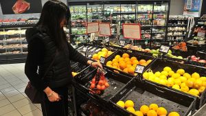 Proteste al Sud, timori per le conseguenze anche in Fvg: si svuotano gli scaffali della frutta