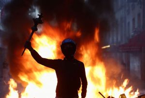 Πόσο μας αφορούν οι κινητοποιήσεις στη Γαλλία και σε πολλές ευρωπαϊκές πόλεις;