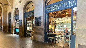 Via tavoli e sedie da Sotto il Salone: la Soprintendenza boccia i plateatici, commercianti in rivolta