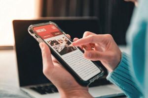 L’Italia delle notizie, cambia la porta d’ingresso ma a trarne vantaggio sono i giganti del web