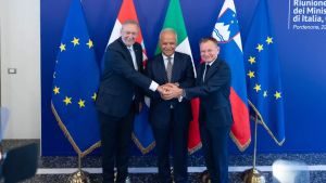 Stop alla sospensione di Schengen tra Italia e Spagna: attesa per la decisione sul confine sloveno