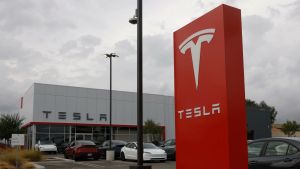 The 1 Number That Explains Why Elon Musk Wants to Merge Tesla and SpaceX