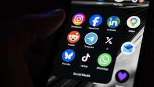 La denuncia di Gian Paolo: “Buttato fuori da WhatsApp senza motivo, account cancellato al ritorno da Chicago”