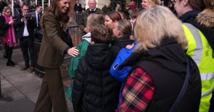Crowds line the street as Princess of Wales makes surprise visit to Norfolk café