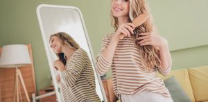 ¿Por qué veo mi reflejo en el espejo?