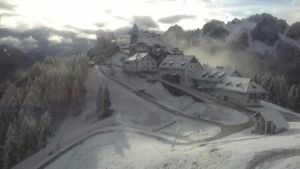 Prima neve sui monti del Friuli, allagamenti in 7 comuni e massi caduti a Forgaria