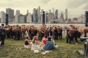 40 búfalos gigantes recorren Nueva York para reivindicar la memoria indígena
