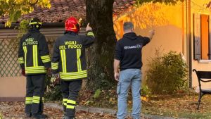 Fiamme in una casa a Zianigo, residente soccorsa per un malore