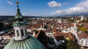 Einfach mal locker bleiben, Solothurn: Flughafen-Stress, nervige E-Roller und 249 Stufen ohne Aussicht