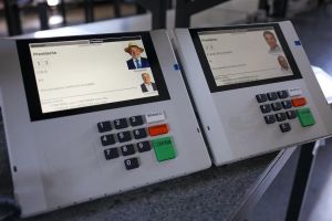 Um voto pela democracia: contra o ódio e contra a barbárie