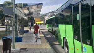 Laviana mantendrá el autobús gratis para los mayores y los vecinos de los pueblos para facilitar sus desplazamientos cotidianos